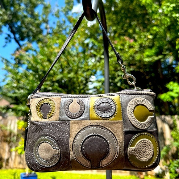 ▶️ Coach ◀️ Suede and Leather Patchwork Oversized Wristlet Bag - Picture 1 of 15